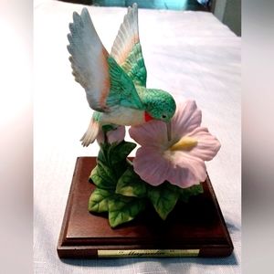 Homco Magnolia Bone China Hummingbird with Wood Base